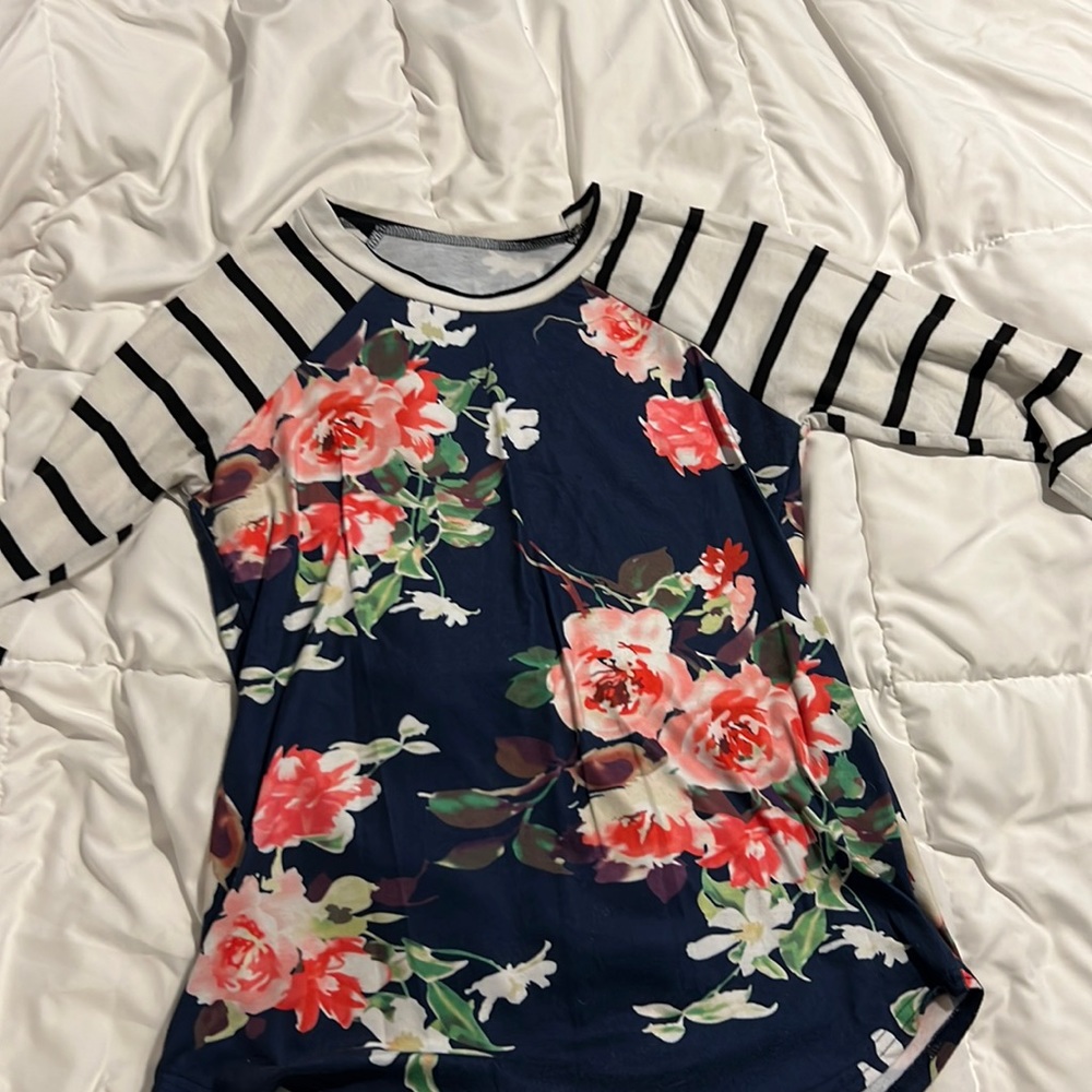 Floral 3/4 sleeves